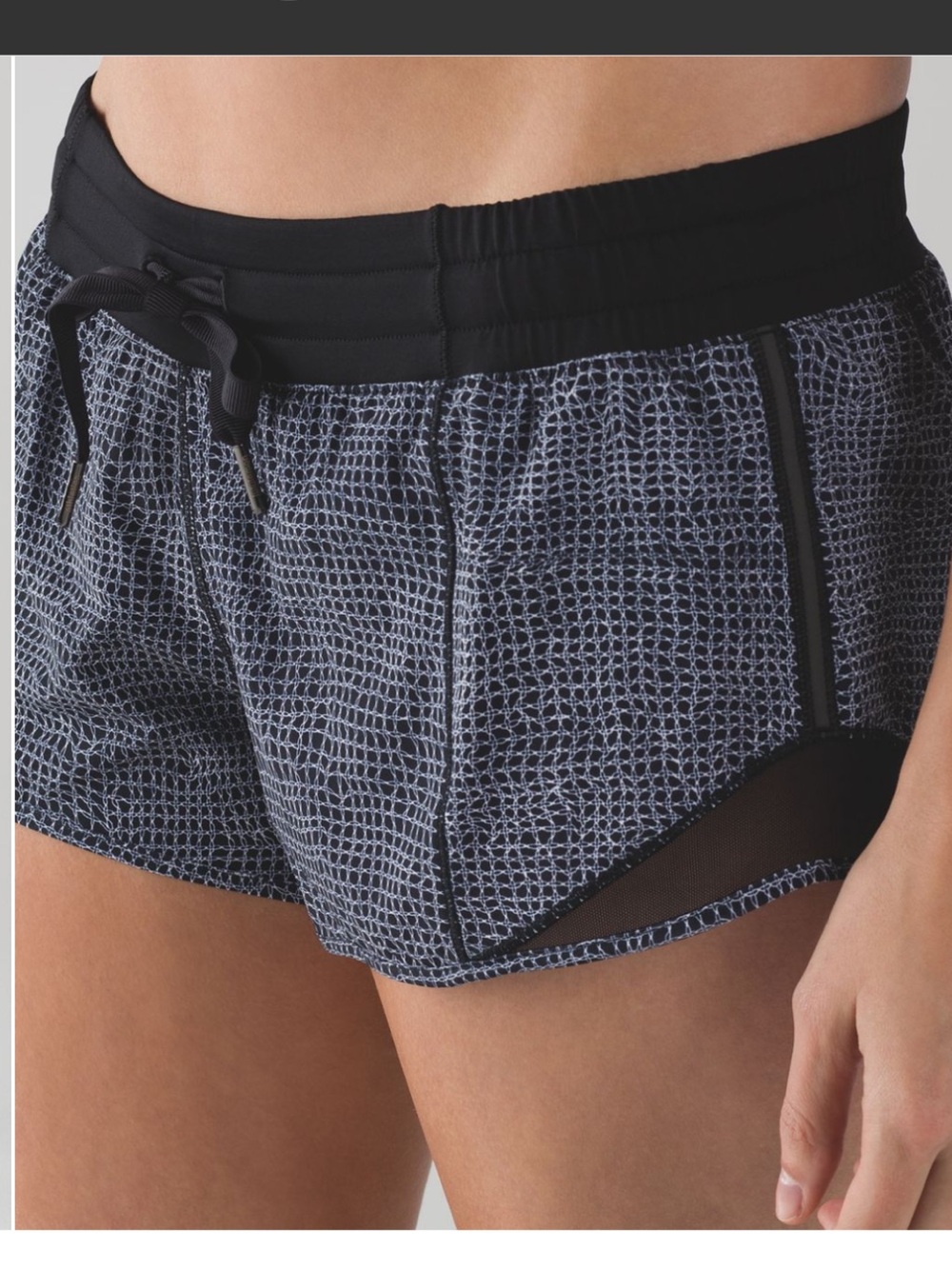 lululemon athletica Hotty Hot Shorts - Fall Net White & Black